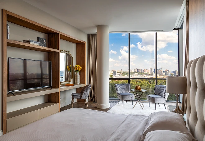 THREE BEDROOM APARTMENT